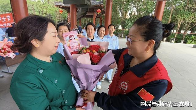 业致敬白衣天使凝聚社会温情凯发K8登录入口沈阳爱心企(图6)
