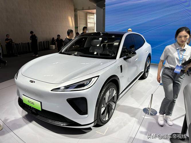 电车节能又环保油车排放对空气有一定污染